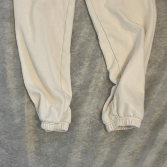 American Eagle Outfitters Cream Hoodie with Blue Lettering - Picture 12 of 13